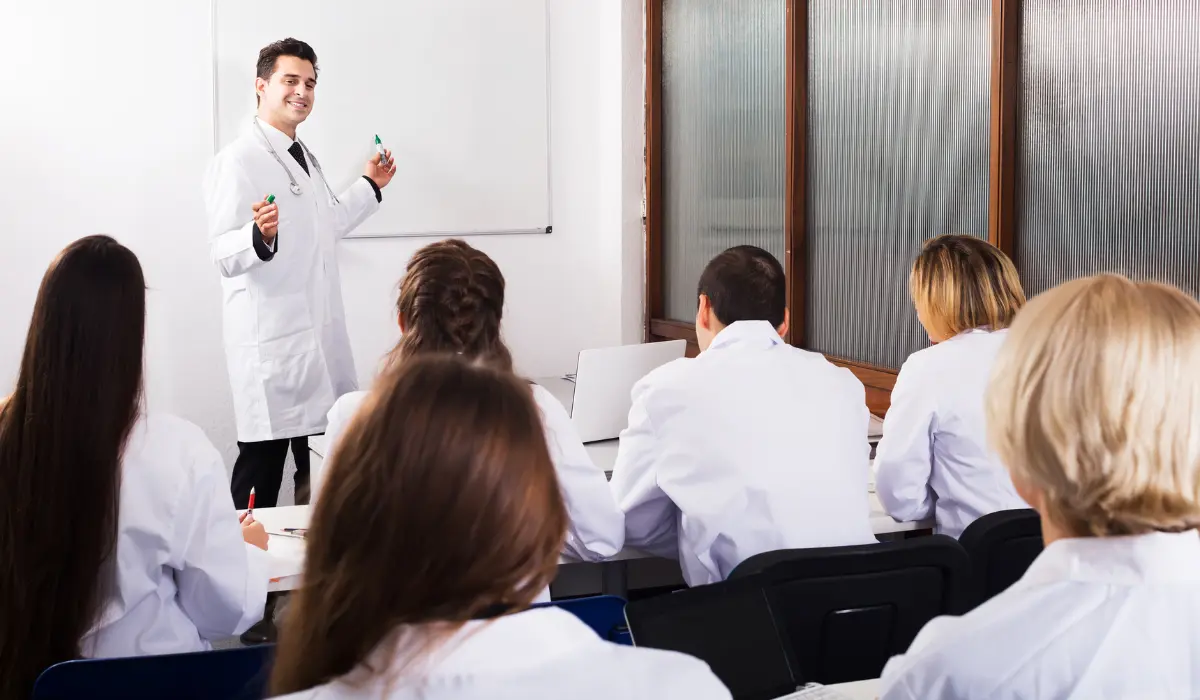 دورة التدريب على الحوكمة السريرية وتحسين الجودة