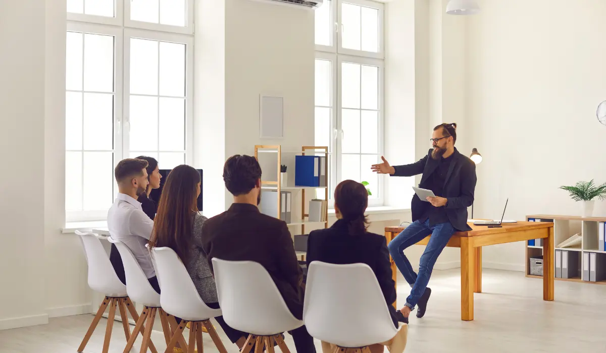 دورة إدارة الوقت وتحديد الأولويات للمسؤولين الإداريين